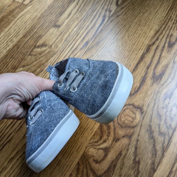 Old Navy Classic Chambray slip on shoes size 10 - Picture 4 of 9